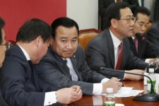 South Korea's President Accepts Prime Minister's Resignation