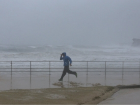 Super Storm Lashes Australian East Coast for Third Day