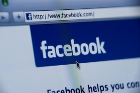 Facebook launches Ebola charity donation button