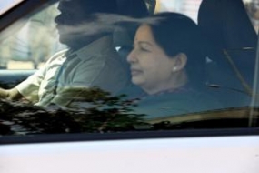 HC acquits Jayalalitha in disproportionate assets case