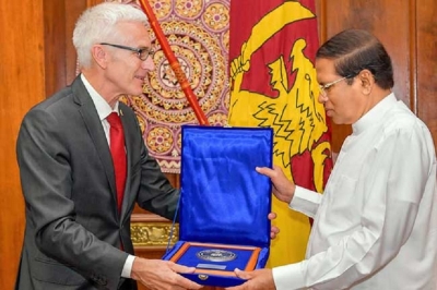 President receives medal from Interpol
