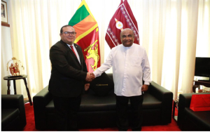 Hon. Mahinda Yapa Abeywardana, the Speaker of the Parliament of Sri Lanka meets with and the Speaker of the People’s Majlis of Maldives, Hon. Mohamed Aslam.