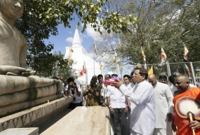 President patronizes in offering new rice at Somawathie