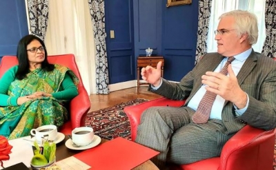 Ambassador Asirwatham meets Governor of West Flanders Province in Belgium