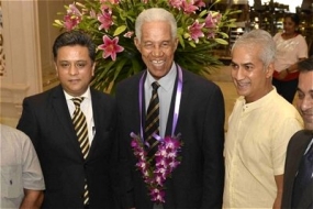 Schoolboys invited to meet Sobers at final test today