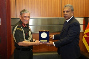Indian Army Chief meets Secretary