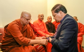 President visits London Buddhist Viharaya