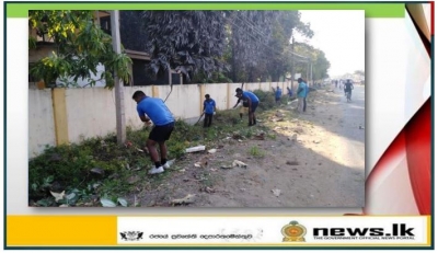 Navy conducts road cleaning campaign at Mannar