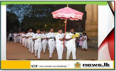 A special religious programme at Kelaniya Raja Maha Viharaya showers blessings on 72nd Anniversary of the Navy