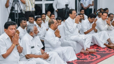 President attends Pirith chanting ceremony held at SLFP headquarters