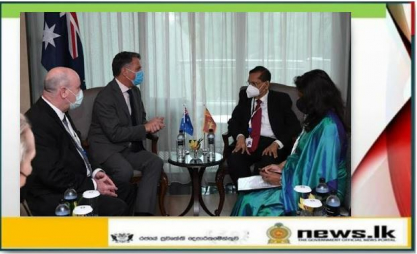 Foreign Minister Peiris meets Australia’s Deputy Prime Minister in Singapore