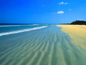 An Ideal destination for a sea bath - Pasikuda beach