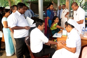&#039;Uththama Sharama Pooja&#039; medical camp held at the Defence Ministry