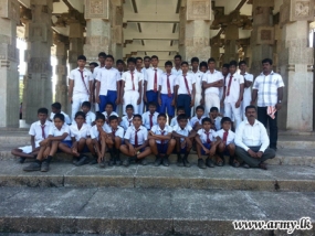 Kilinochchi students attend Army Exhibition in Colombo