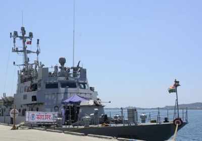 INS ‘Cora Divh’ arrives at Trincomalee harbour