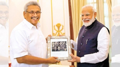 Indian PM presents memento to President Gotabaya