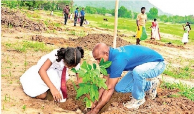 5 Mn saplings planted in Mahaweli  under the National “Ruk Ropana” Program